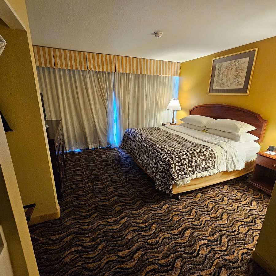 MCM Elegante Hotel Suites — Guest room