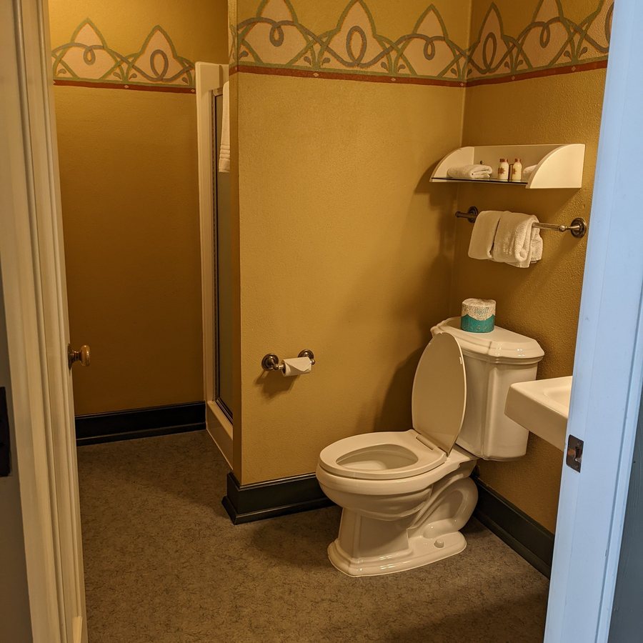 McMenamins Kennedy School — Bathroom