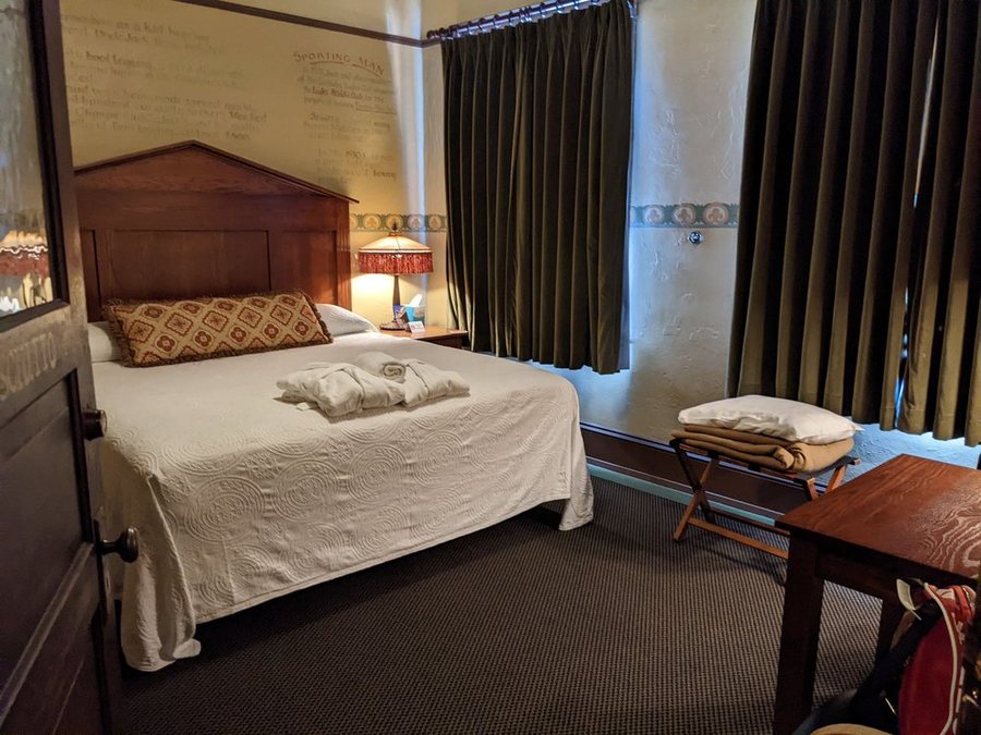 McMenamins Olympic Club Hotel Theater — Guest room