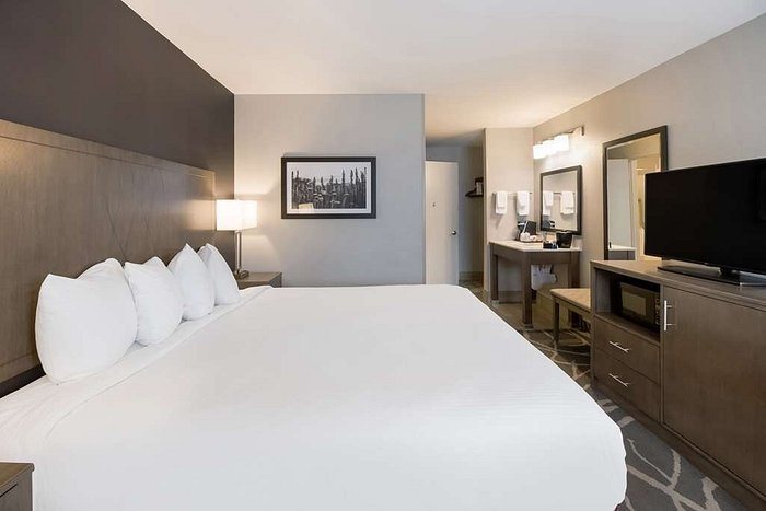 McMinnville Inn — Guest room