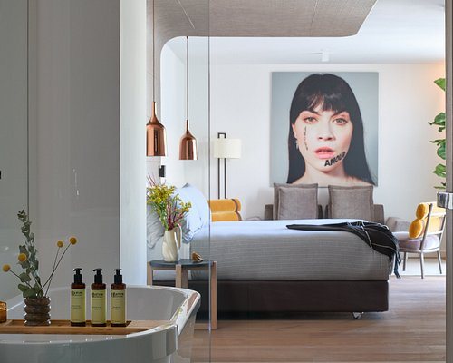 ME Barcelona — Guest room