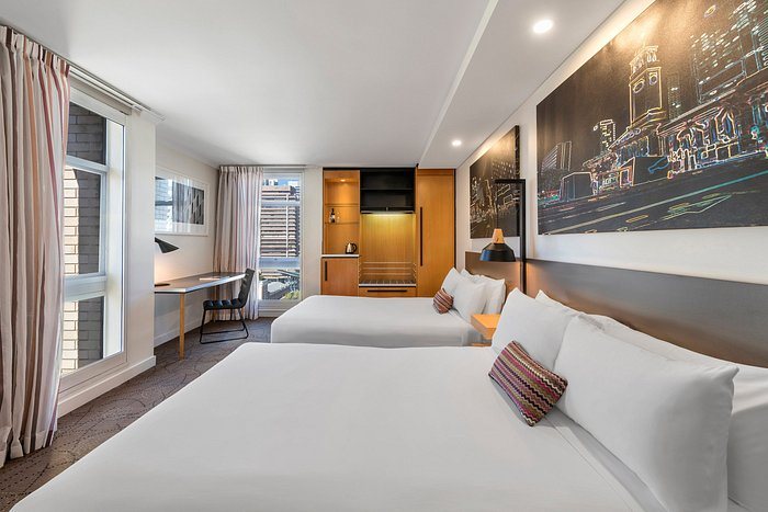 Mecure Brisbane King George Square — Guest room