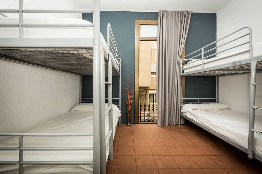 Mediterranean Youth Hostel Barcelona Catalonia — Guest room