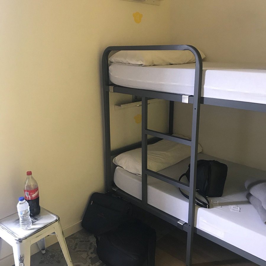 Meeting Point Hostels Barcelona Catalonia — Guest room
