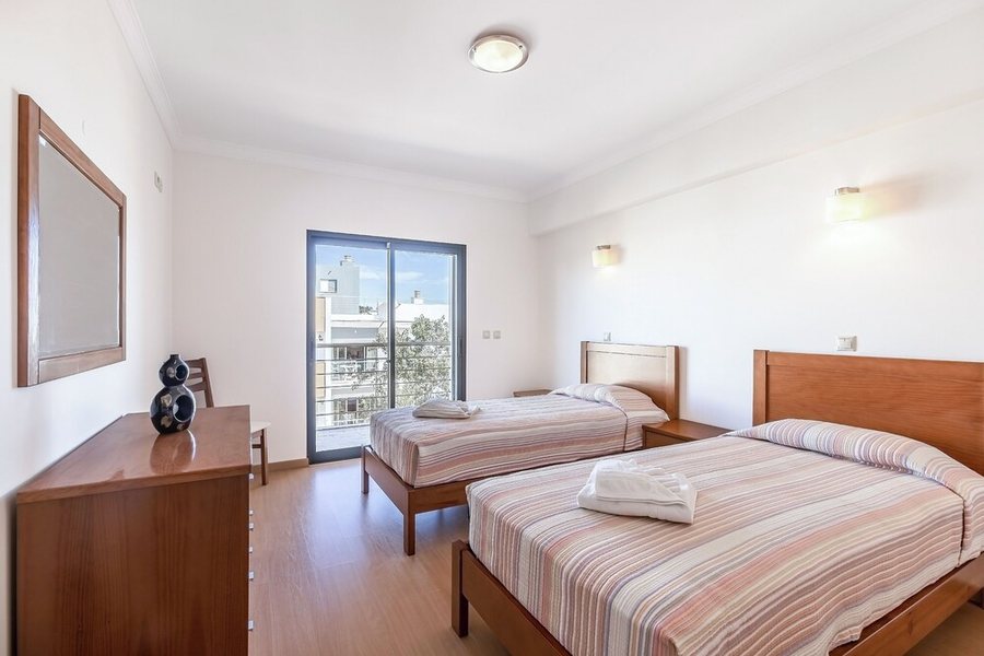Meia Praia Lagos Beach Club Apartments — Guest room