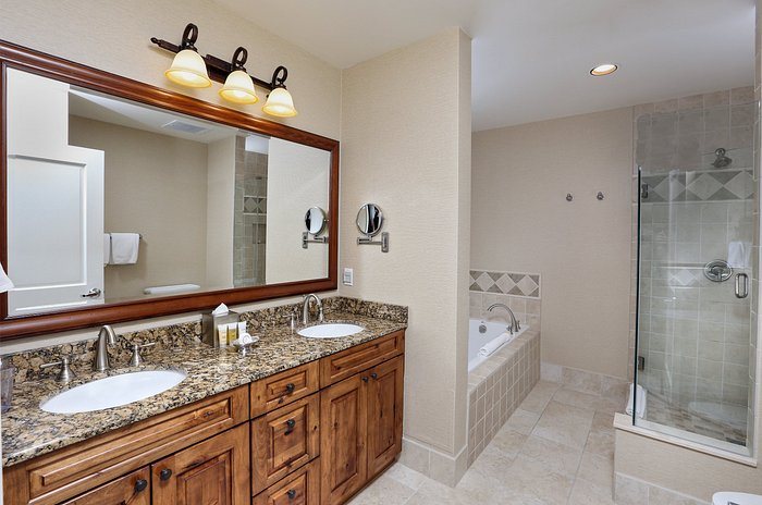 Mein Haus Avon Beaver Creek Colorado — Bathroom