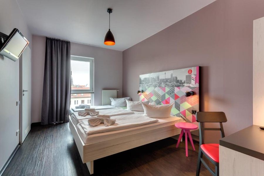 MEININGER Hotel Berlin Alexanderplatz — Guest room