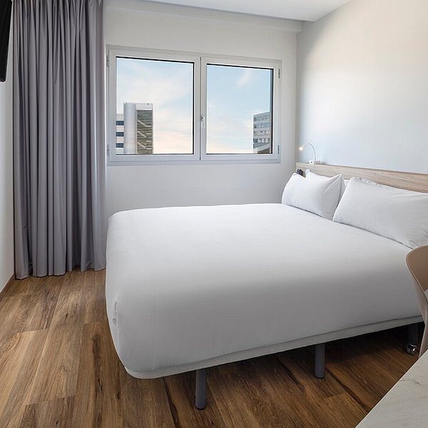 Melia Lisboa Aeroporto Lisbon Lisbon District Central Portugal — Guest room