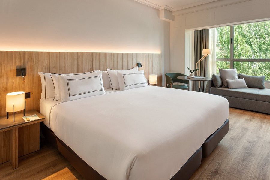Melia Madrid Barajas — Guest room