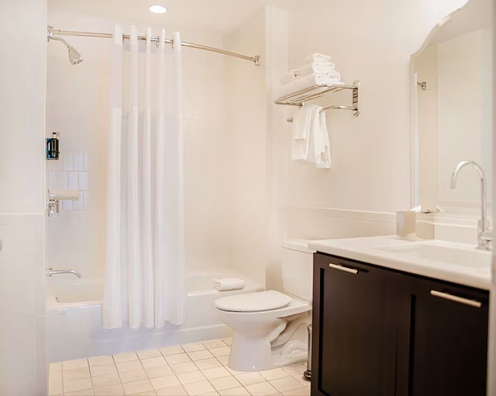Melia Orlando Celebration — Bathroom