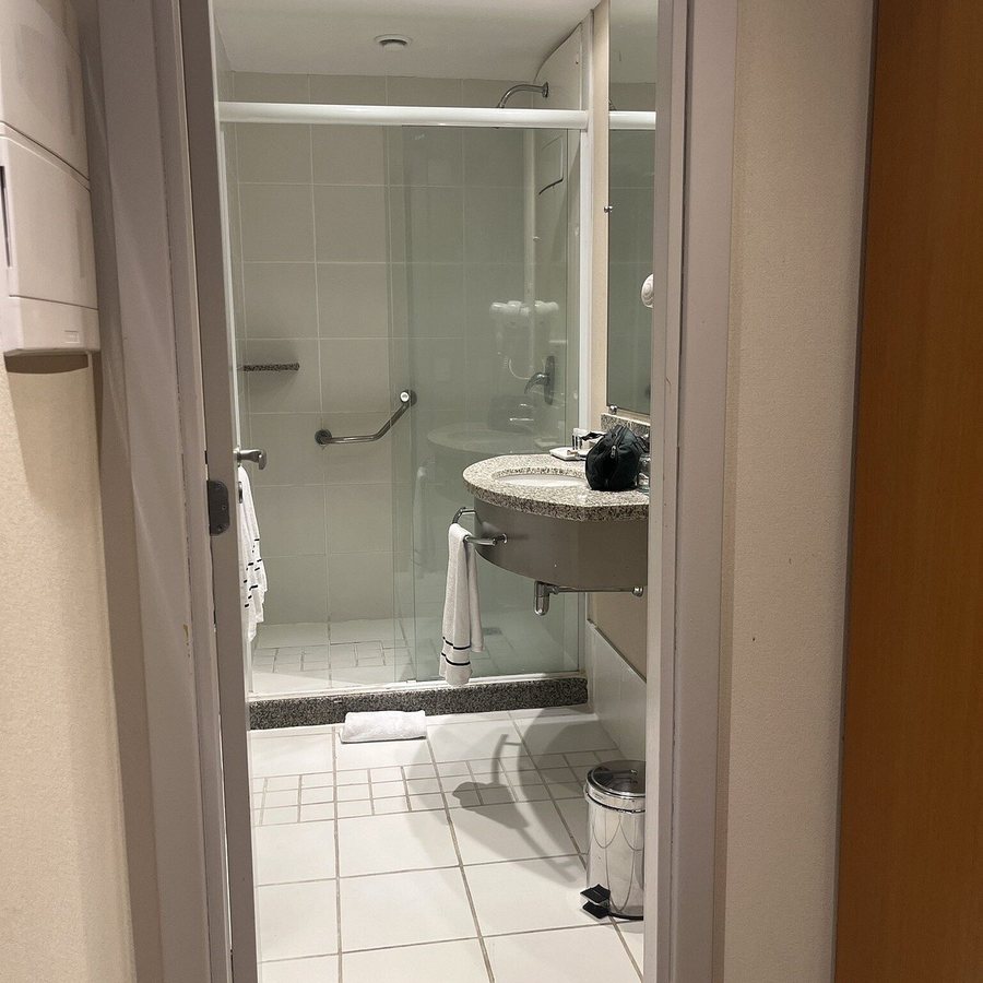 Melia Paulista — Bathroom