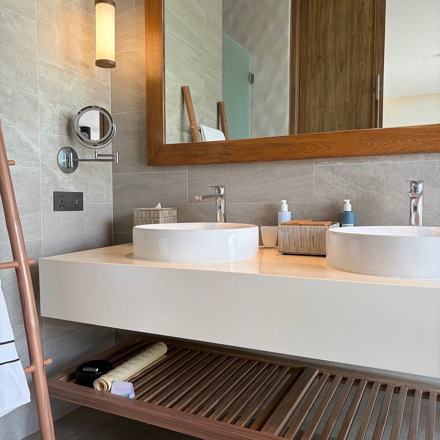 Melia Phuket Mai Khao — Bathroom