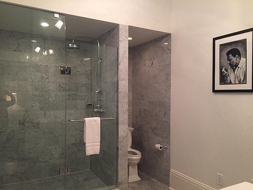 Melrose Mansion — Bathroom