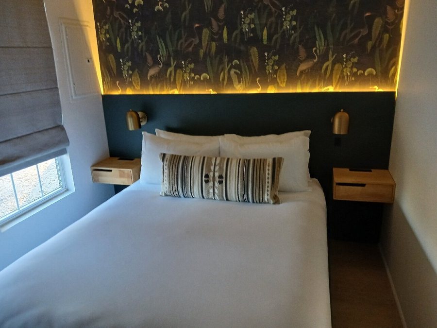 Melrose River Club — Guest room