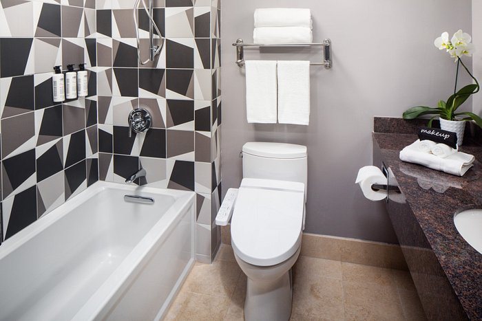 Menno House New York City New York — Bathroom