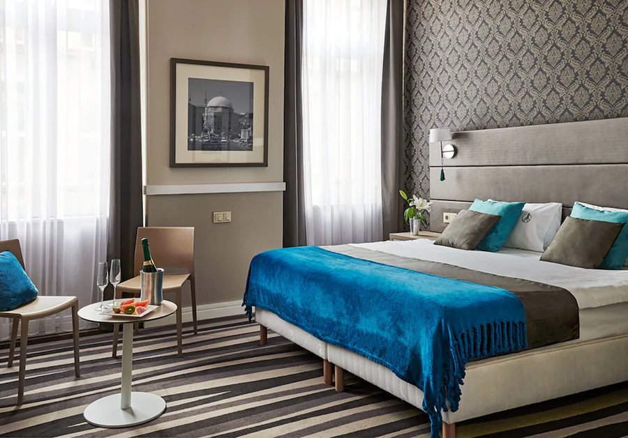 Mera Hotel — Guest room