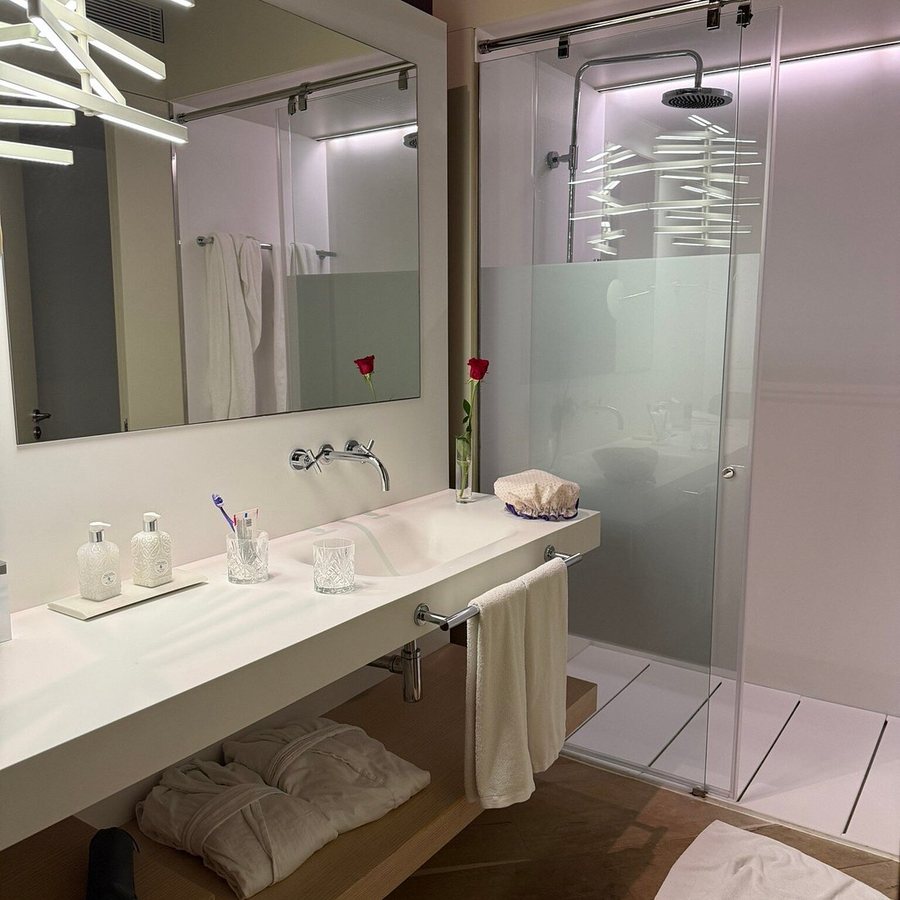 Mercer House Boria BCN Barcelona Catalonia — Bathroom