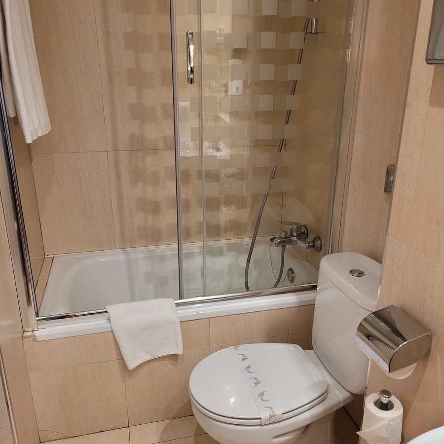 Mercer Madrid — Bathroom