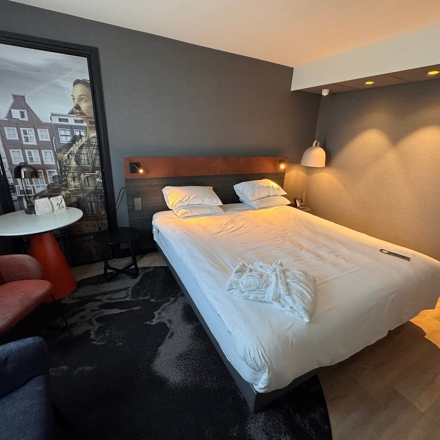 Mercure Amsterdam City Hotel — Guest room