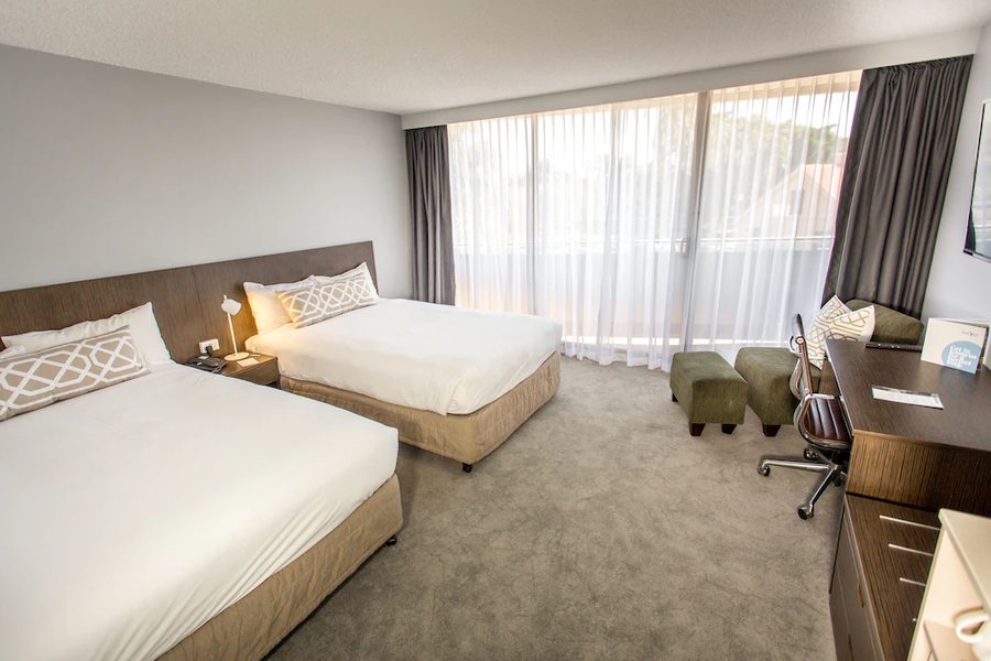 Mercure Brisbane Spring Hill — Guest room