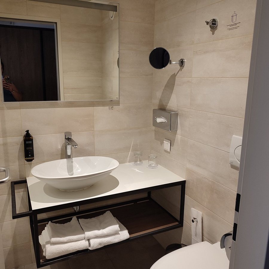 Mercure Budapest Korona Hotel — Bathroom