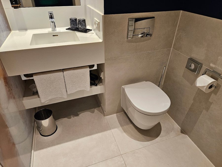 Mercure Hotel Berlin Zentrum — Bathroom