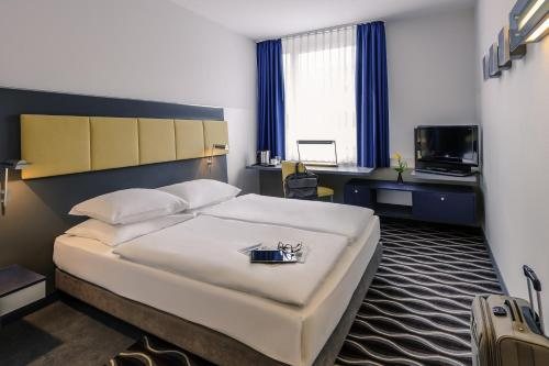 Mercure Hotel Frankfurt Eschborn Ost — Guest room