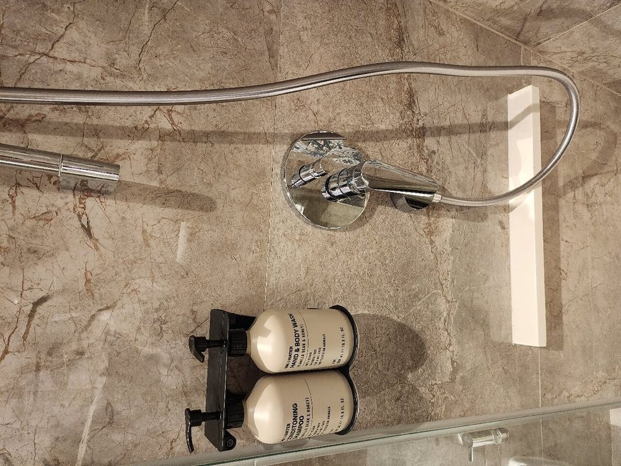 Mercure Icon Singapore City Centre — Bathroom