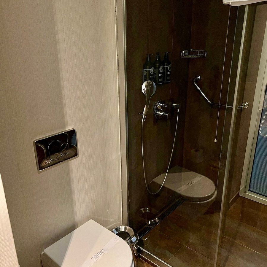 Mercure Istanbul Altunizade Istanbul — Bathroom