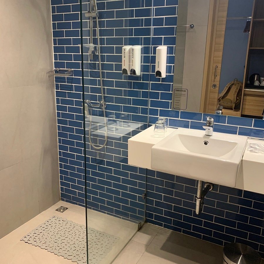 Mercure Phuket Patong Journeyhub — Bathroom