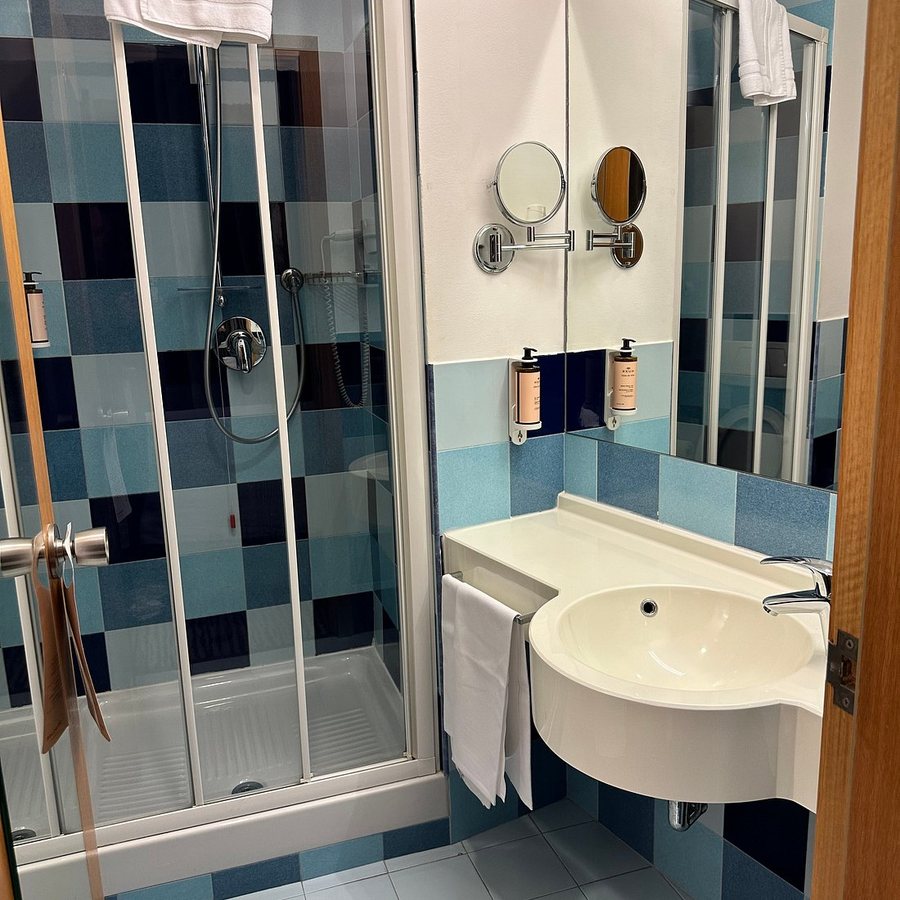 Mercure Roma Piazza Bologna — Bathroom
