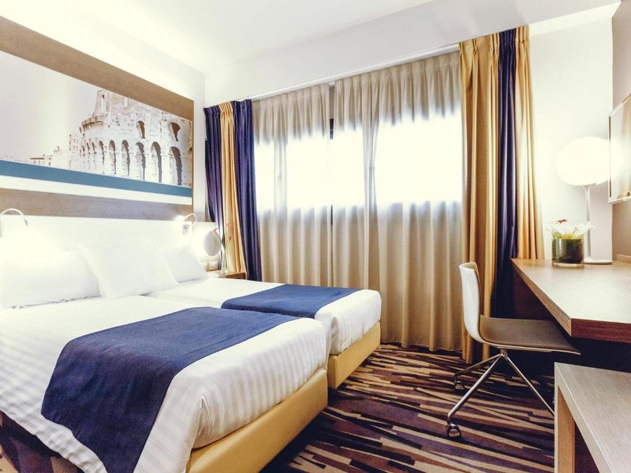 Mercure Rome Colosseum Centre — Guest room