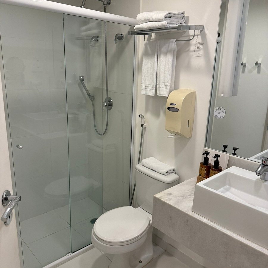 Mercure Sao Paulo Moema Times Square — Bathroom
