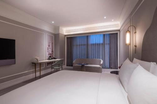 Mercure Shanghai Yu Garden On The Bund — Guest room