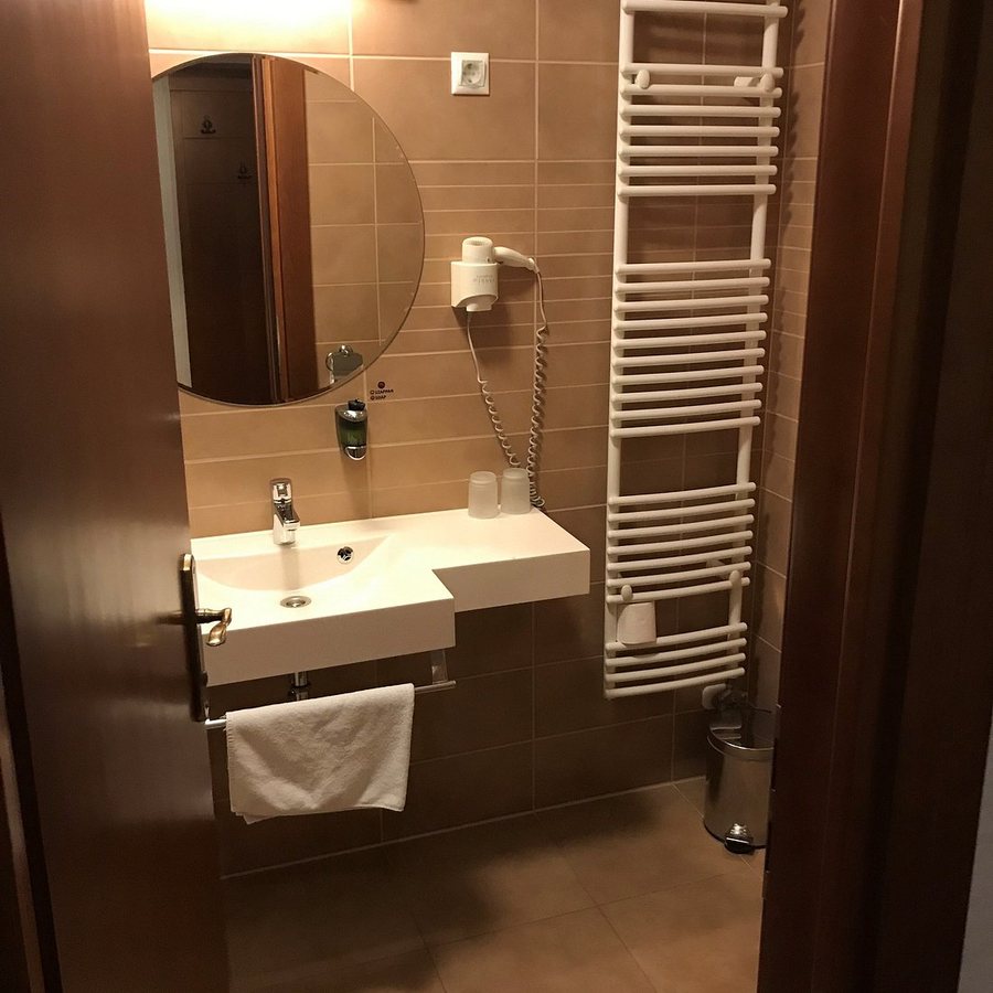 Mercure Szekesfehervar Magyar Kiraly — Bathroom