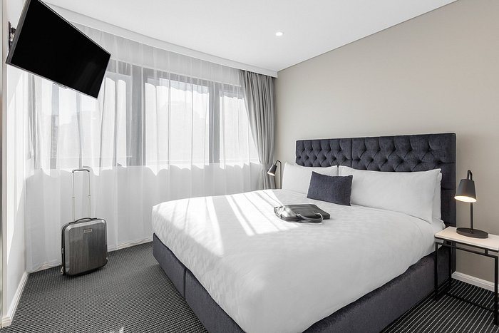 Meriton Suites World Tower Sydney — Guest room