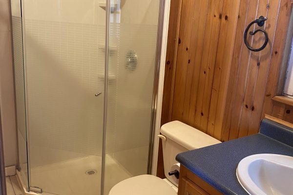 Merland Park Cottages — Bathroom