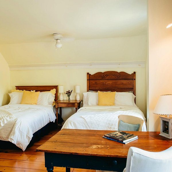 Merland Park Cottages — Guest room