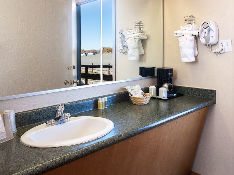 Mesa Verde RV Resort — Bathroom