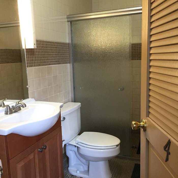 Meteor Crater RV Park — Bathroom