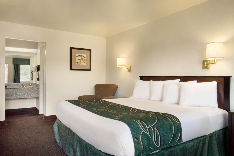 Meteor Crater RV Park — Guest room