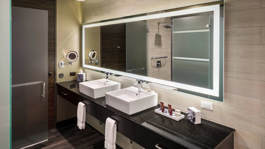 Metropolitan at The 9 Autograph Collection — Bathroom