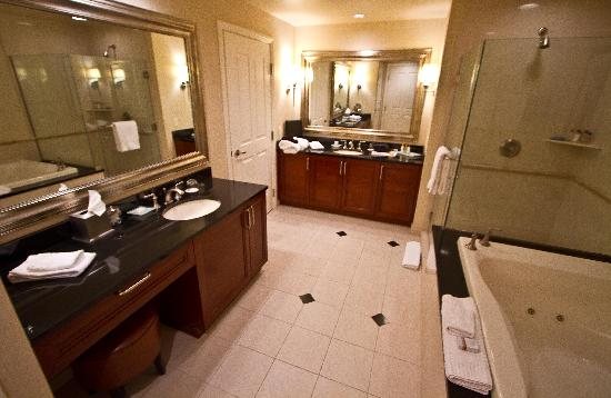 MGM Grand — Bathroom
