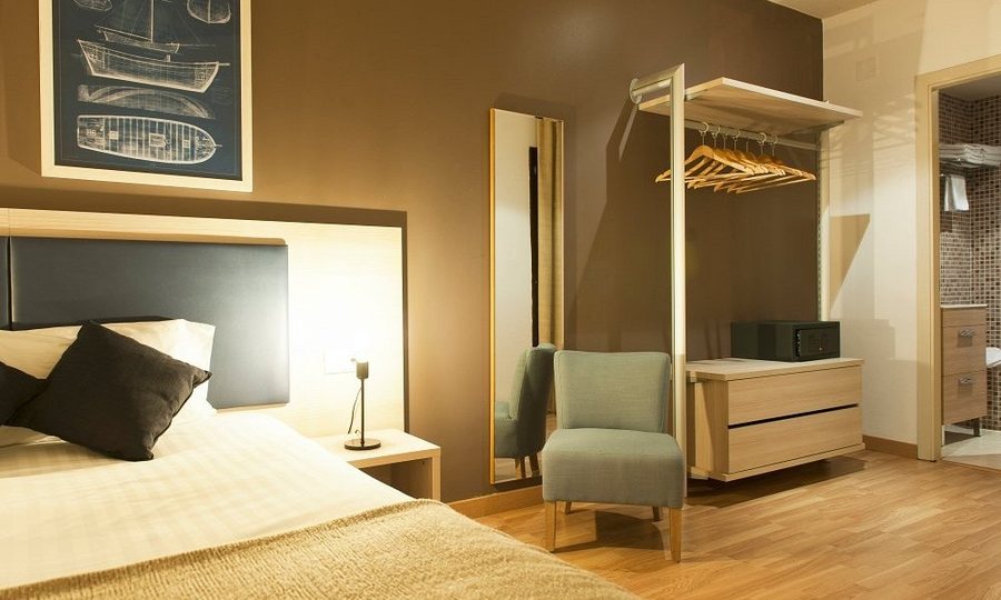 MH Apartments Ramblas Barcelona Catalonia — Guest room