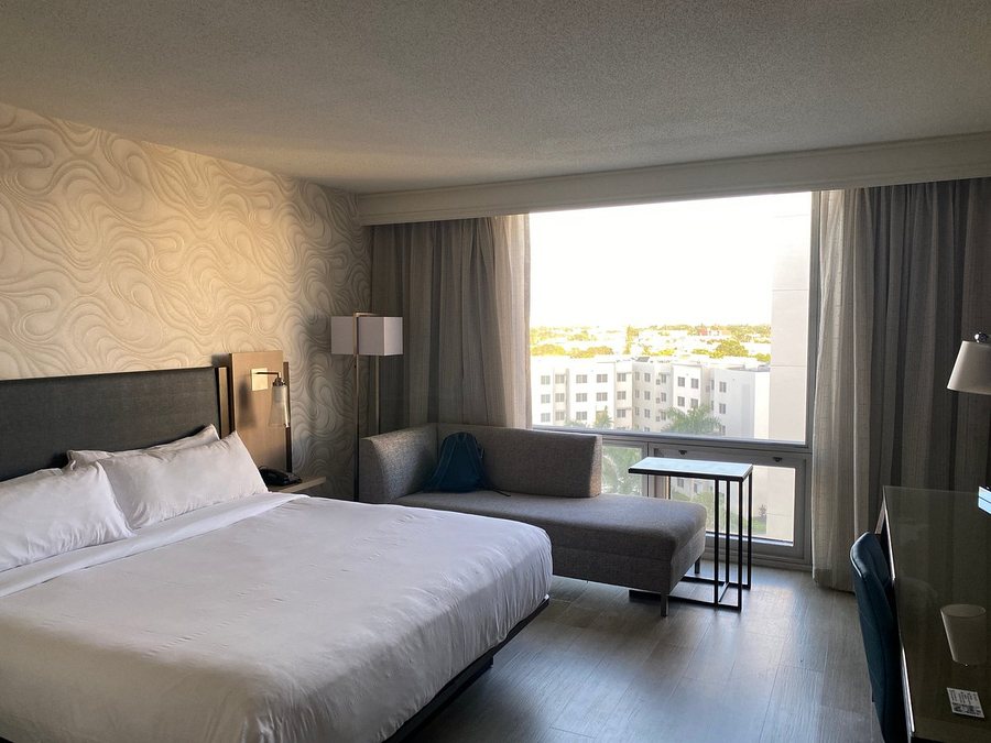 Miami Airport Marriott Miami Florida — Guest room