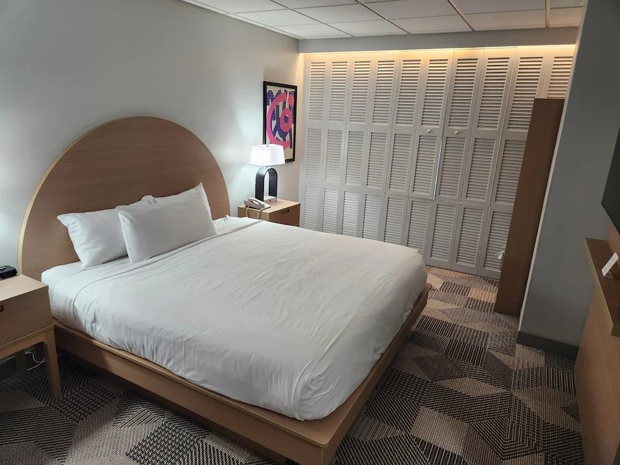 Miami International Airport Hotel Miami Florida — Guest room