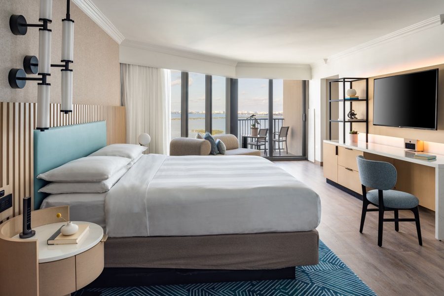Miami Marriott Biscayne Bay Miami Florida — Guest room