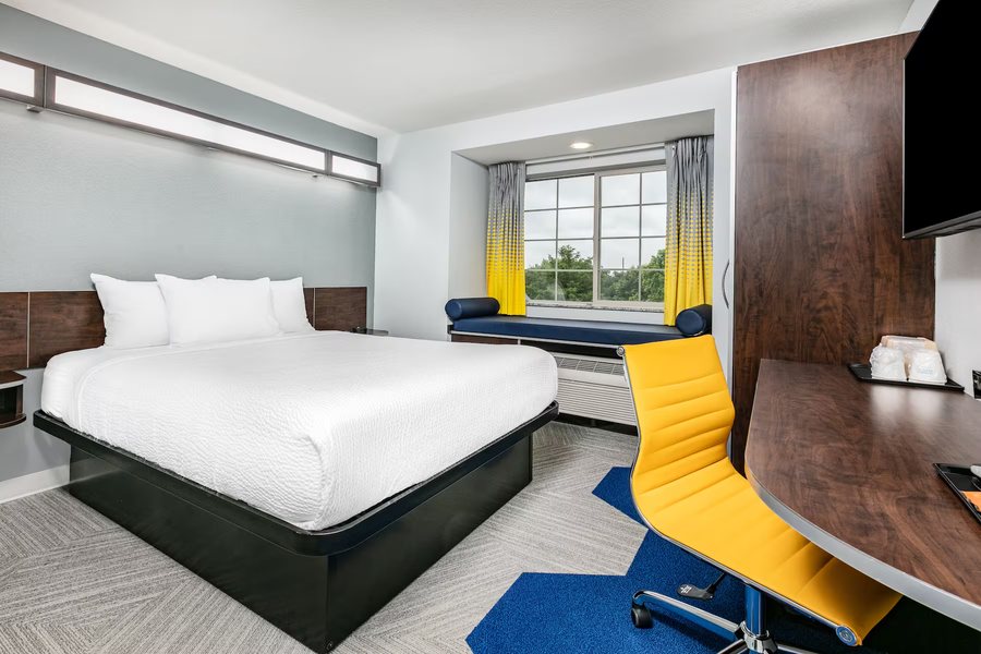 Microtel Inn and Suites by Wyndham Austin Airport — Guest room