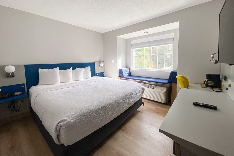 Microtel Inn and Suites by Wyndham Columbia Fort Jackson N — Guest room