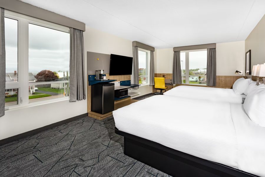 Microtel Inn and Suites by Wyndham Summerside — Guest room
